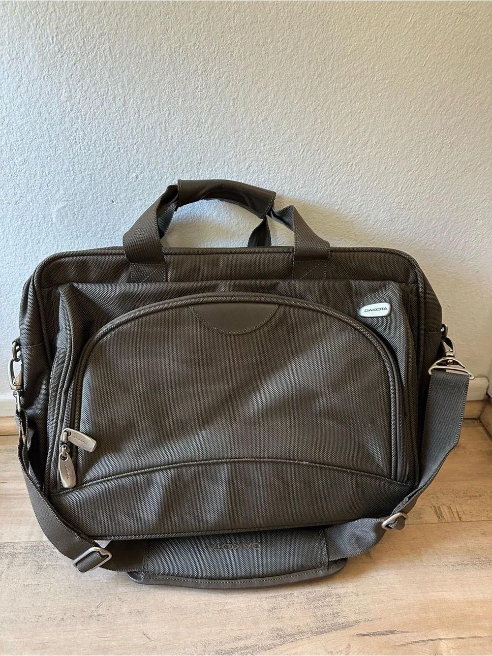 Dakota Expandable Cabin Bag Business Briefcase Laptop Shoulder Bag Luggage Olive